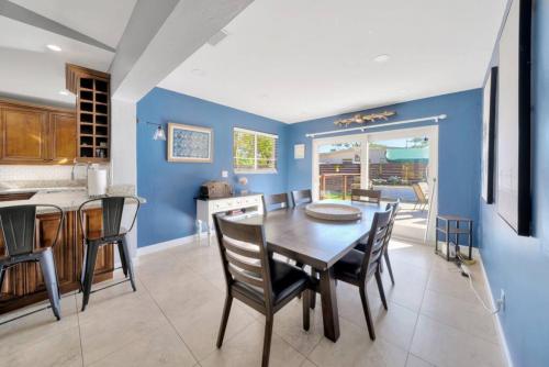 The Brophy House HAS A 30 DAY MINIMUM STAY in Plantation, USA