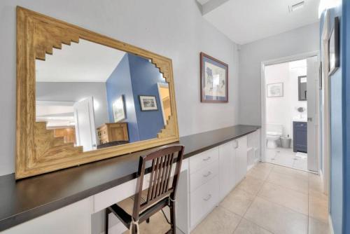 The Brophy House HAS A 30 DAY MINIMUM STAY in Plantation, USA