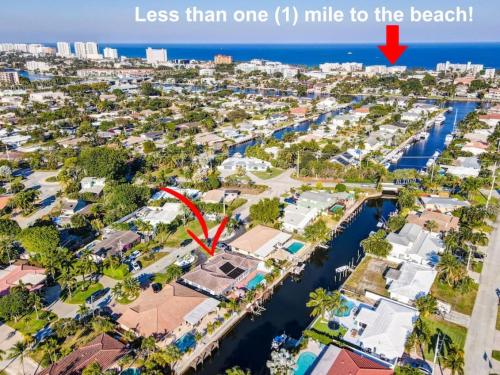 Casa by The Cove 3 bedroom 2 bath plus Office Intracoastal Front with Heated Pool and Spa in Deerfield Beach, USA