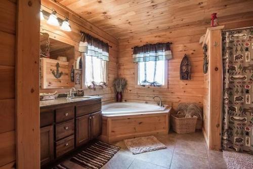 Trail's End Cabin - image 14