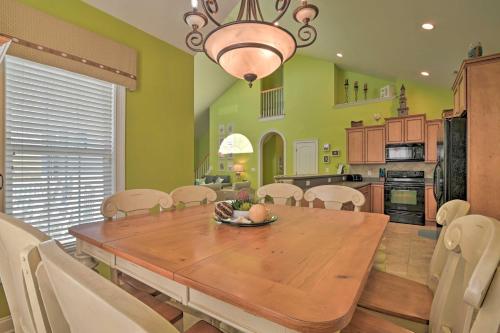 Charming Bermuda Bay Hideaway with Game Room! - image 14