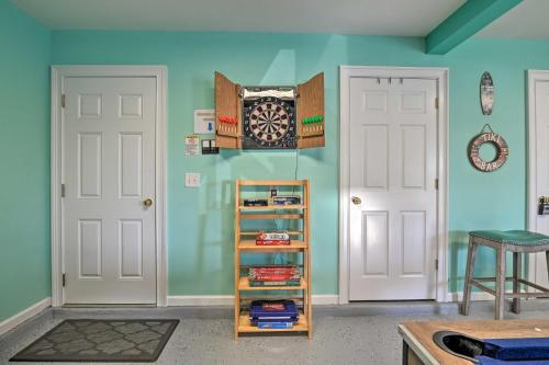Charming Bermuda Bay Hideaway with Game Room! - image 11