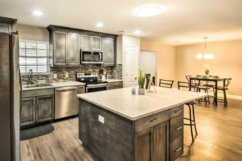 Relaxing Pensacola Getaway with Volleyball Net! - image 10