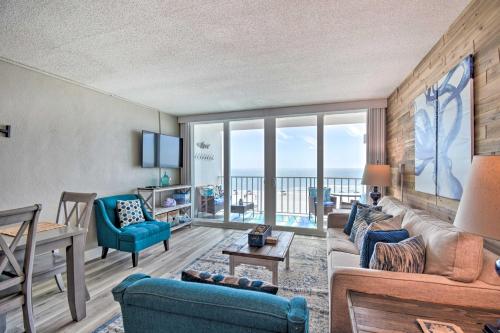 Bright Gulf Shores Beachfront Condo with Pool Access