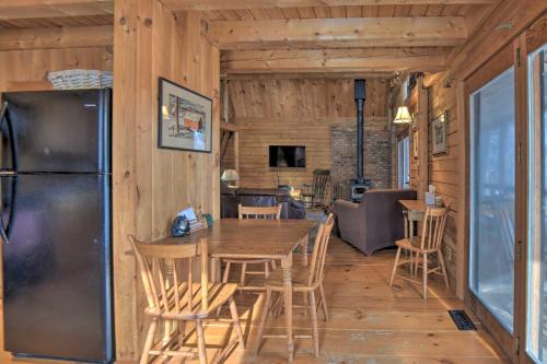 Rustic Madison Treehouse Cabin with Game Room! - image 13