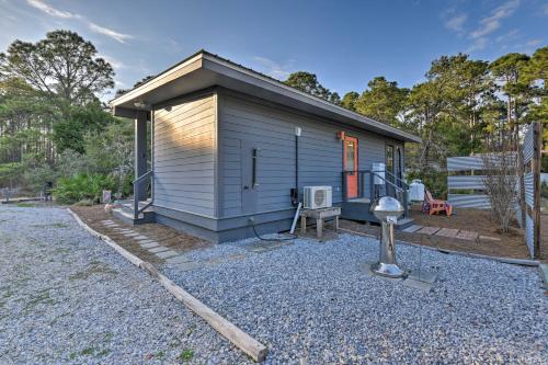 Mid-Century Modern Beach Cottage for Two! - image 14