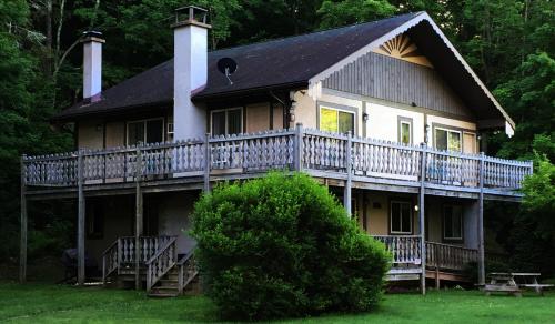 Slide Mountain Forest House - Accommodation - Oliverea