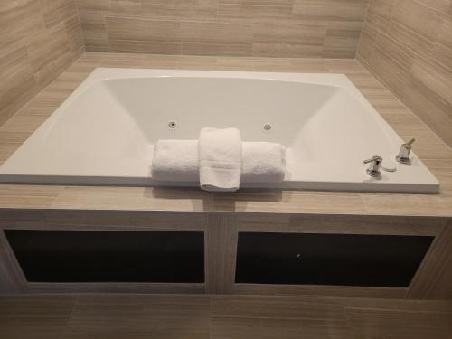 Best Western North East Inn - image 16