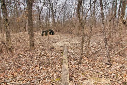 Updated Missouri Cabin Rental on Large Farm