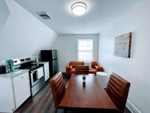 Phillips Academy Andover Two-Bedroom Apartment and Free Parking in 安多弗
