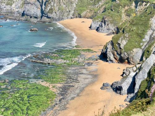 The Cliffs - Ortigueira Kalmak