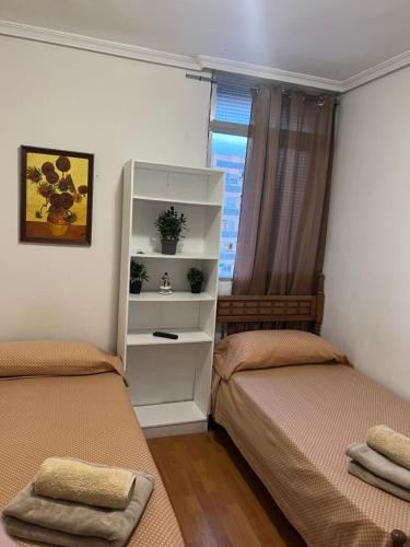 Malvarrosa habitación cómoda y sencilla cerca de la playa, Valencie