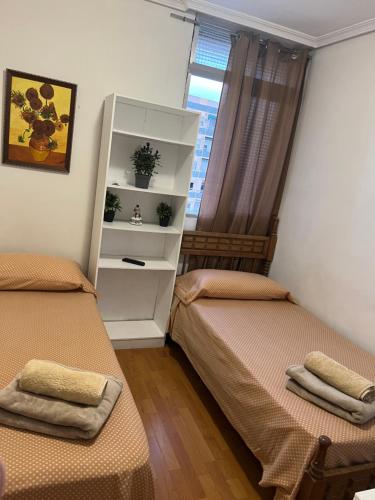 Malvarrosa habitación cómoda y sencilla cerca de la playa, Valencie (fotografie 10)