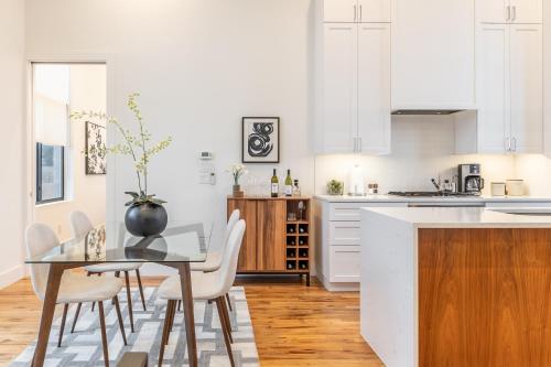 Stylish & Perfectly Located Luxury 2-Bed Townhome, Dallas (Foto 3)