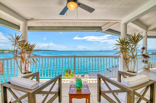 ระเบียง/ชานเรือน, Tropical Suites Hotel in โบกัส เดล โตโร