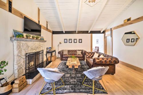 Chic Alpine Hideaway Hiking, Skiing and Exploring! in Running Springs, USA