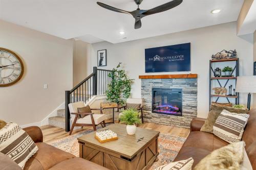 Beary Cozy Cabin image