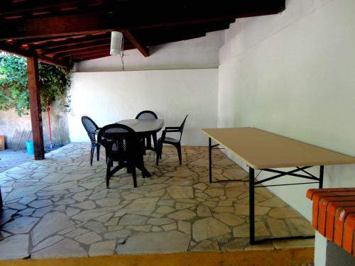 B&B Quarto Rosa Estilo Romântico (B&B Quarto Rosa Estilo Romantico) in อา โดส กุนาโดส