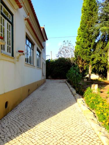 B&B Quarto Rosa Estilo Romântico (B&B Quarto Rosa Estilo Romantico) in อา โดส กุนาโดส