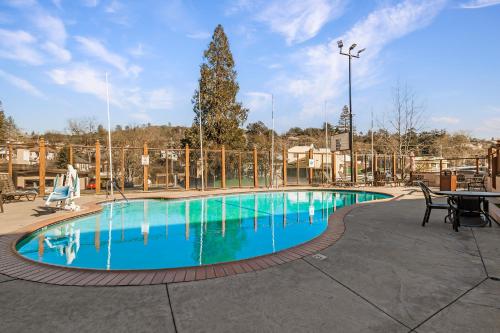 Swimming pool, Heritage Inn Yosemite/Sonora in Sonora (CA)