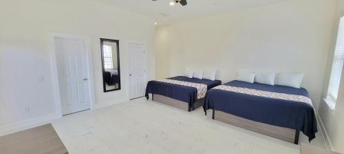 Lighthouse Inn - image 2