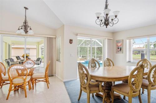 Badger House - Private Villa with heated pool and spa- sleeps 6 in Rotonda West, USA