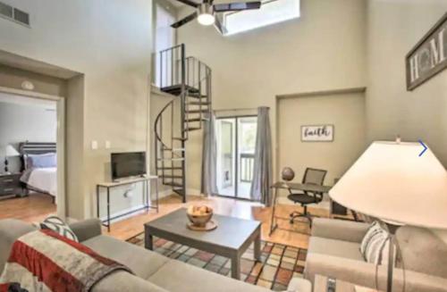 B&B Baton Rouge - New! LSU Baton Rouge Contemporary 3 Bedroom Suite Condo - Bed and Breakfast Baton Rouge