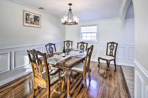 Bay Shore Vacation Rental with Shared Yard! in Bay Shore, USA