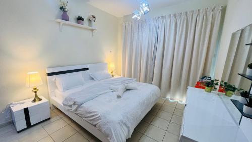 Newly furnished cozy ONE bed room Apartment 2 bathroom city view, Dubai (foto 2)