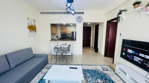 Newly furnished cozy ONE bed room Apartment 2 bathroom city view, Dubai (foto 8)