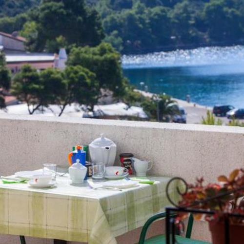  Apartments Bruna in Lastovo