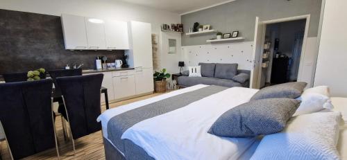 Apartment Mario - image 11