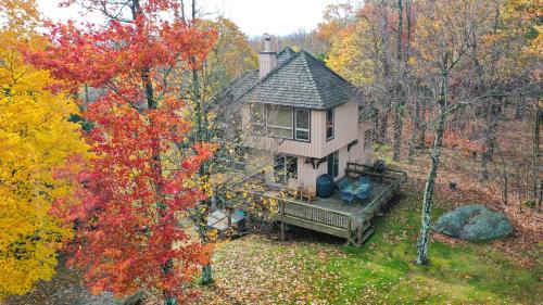 Main Street Retreat in McHenry, USA