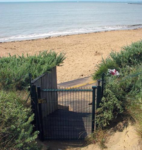 Studio-terrasse 3* bord de mer Châtelaillon plage (Studio-terrasse 3* bord de mer Chatelaillon plage) in Chatelaillon-Plage