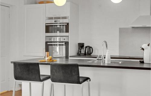 cuina, 3 Bedroom Beautiful Home In Bryrup in Bryrup