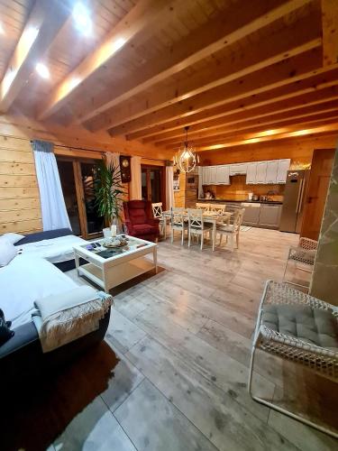 共用Lounge/電視區, Gorczańska Chata z tarasem widokowym (Gorczanska Chata z tarasem widokowym) in 波雷巴維爾卡