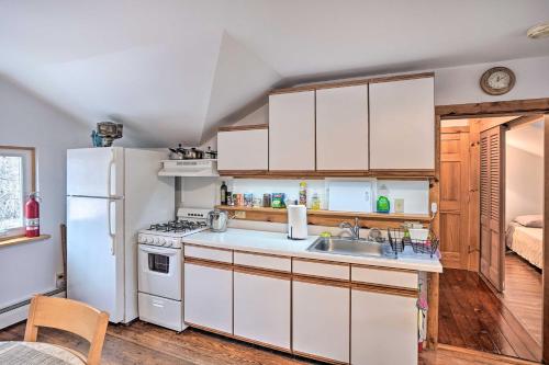 New York Vacation Rental with Smart TVs and Cable in Saugerties, USA