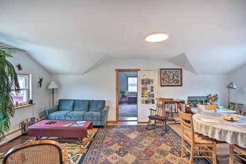 New York Vacation Rental with Smart TVs and Cable in Saugerties, USA