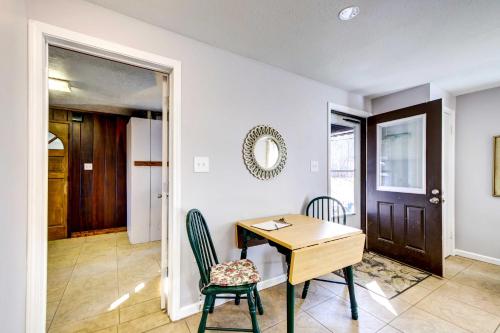 Pet-Friendly Youngstown Cottage with Yard in Youngstown, USA