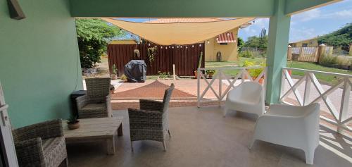 Rõdu/terrass, Local Willibrord Lodge in Willibrordus