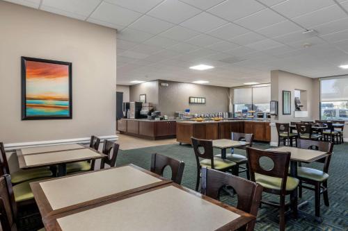 Food and beverages, Best Western Cocoa Beach Hotel and Suites in Cocoa Beach (FL)