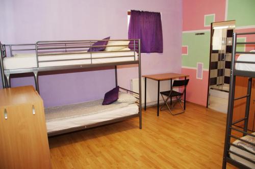 1 bunk bed