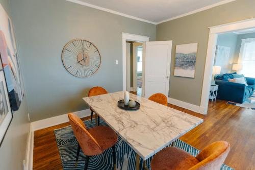 Faciliteiten, Historic Revival 2BR Midtown Memphis Free Parking Fast Wifi Free Parking Yes Pets near Brooks Museum of Art