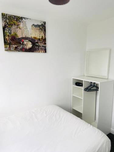 Beautiful 4 Bedroom 2 bathroom House close to city centre, Лидс (фото 3)