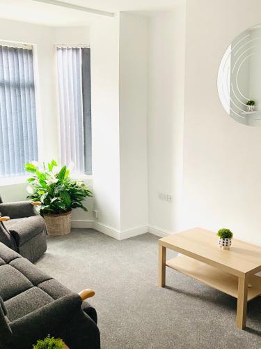 Beautiful 4 Bedroom 2 bathroom House close to city centre, Leeds