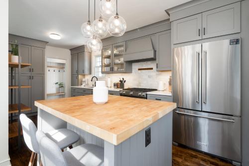 Shoreline Villa in Minneapolis, USA