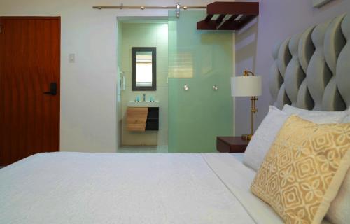 Standard Double Room image 1