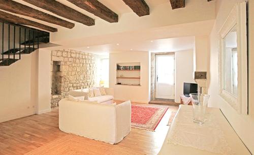 Maison de LOlivier, Beautiful Townhouse with Private courtyard