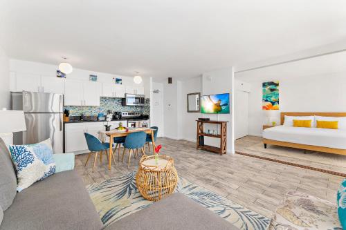 27th Floor with Beautiful Ocean Views | 1 Block to Beach | Free Parking & WIFI - image 25