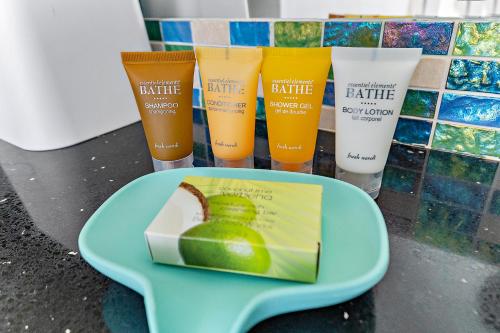 27th Floor with Beautiful Ocean Views | 1 Block to Beach | Free Parking & WIFI - image 39